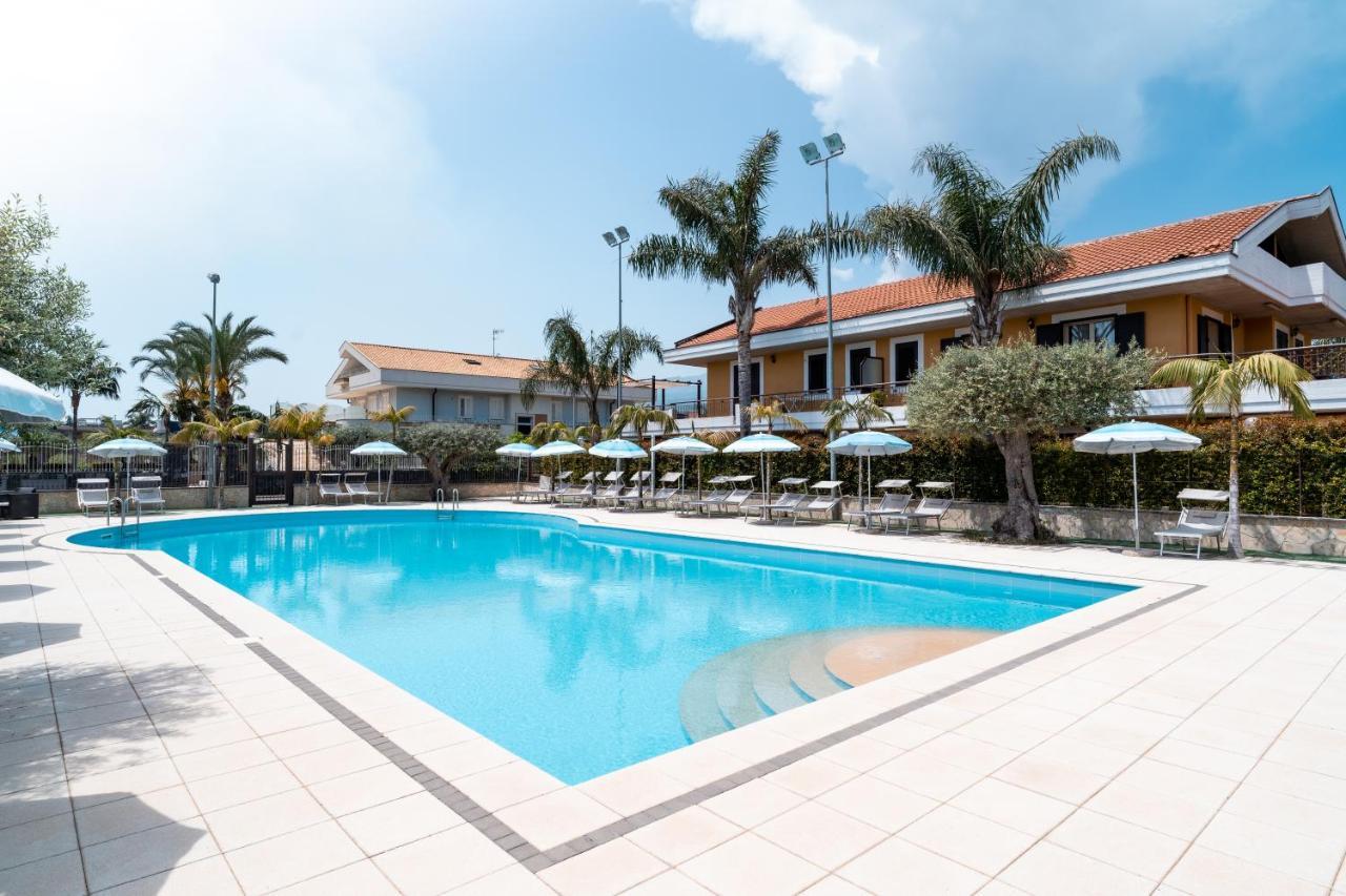Le Ville Della Contea -Vacation Rentals 마스칼리 외부 사진